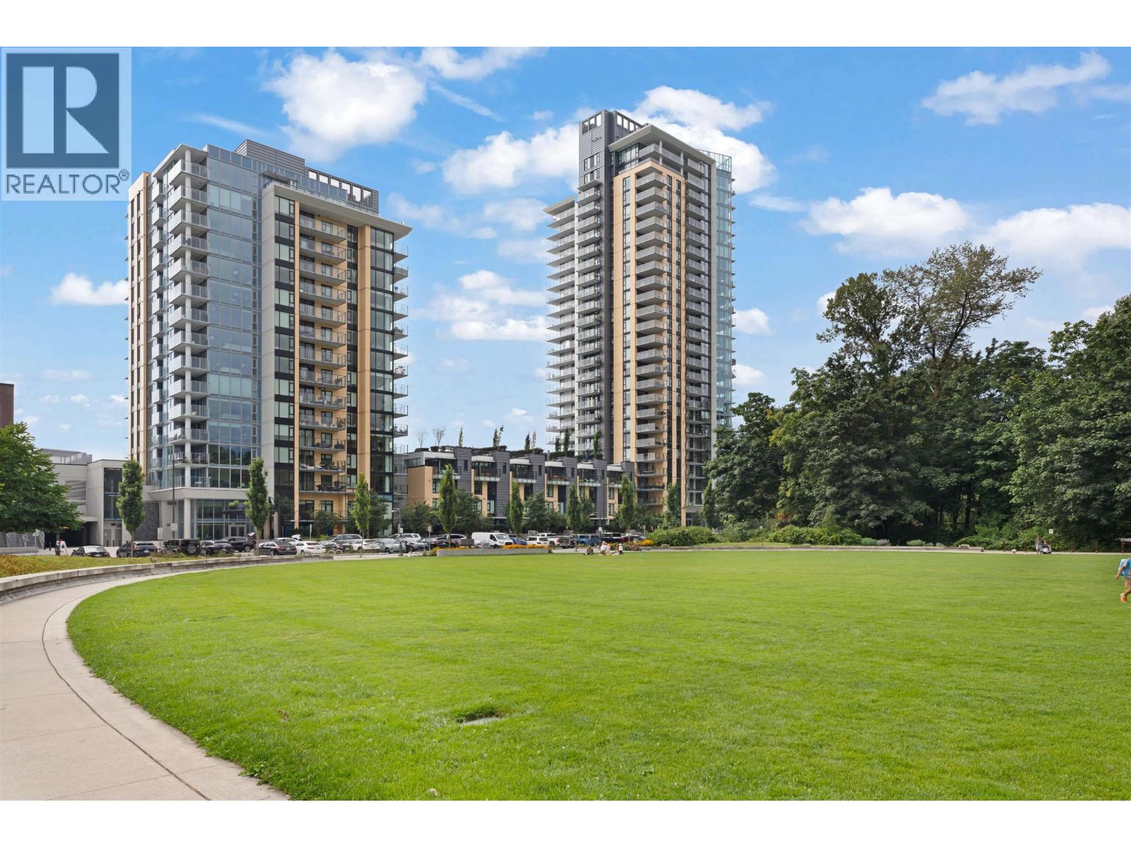 1604 1471 HUNTER STREET, North Vancouver, British Columbia