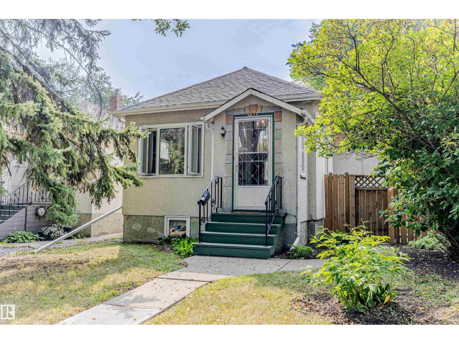 9833 83 Av Nw, Edmonton, Alberta  T6E 2B8 - Photo 1 - E4456902