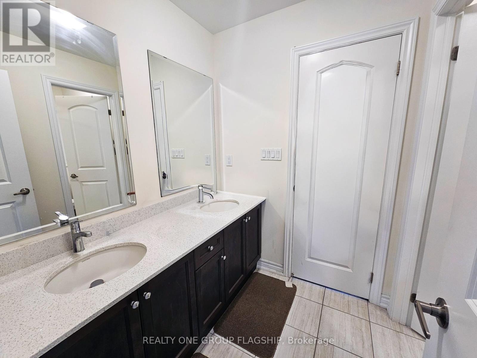 42 Claremont Drive, Brampton, Ontario  L6R 4G4 - Photo 17 - W12394530