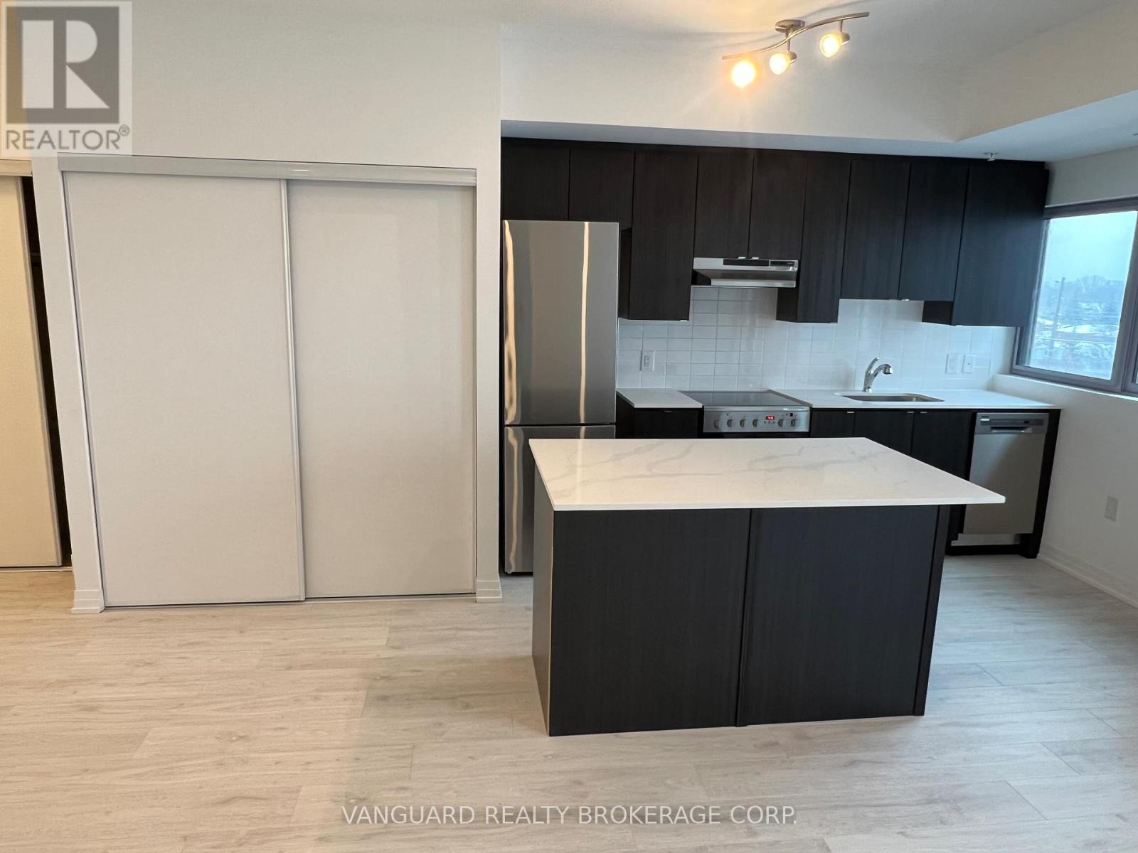509 - 408 Browns Line, Toronto (Alderwood), Ontario  M8W 3T9 - Photo 7 - W12394544