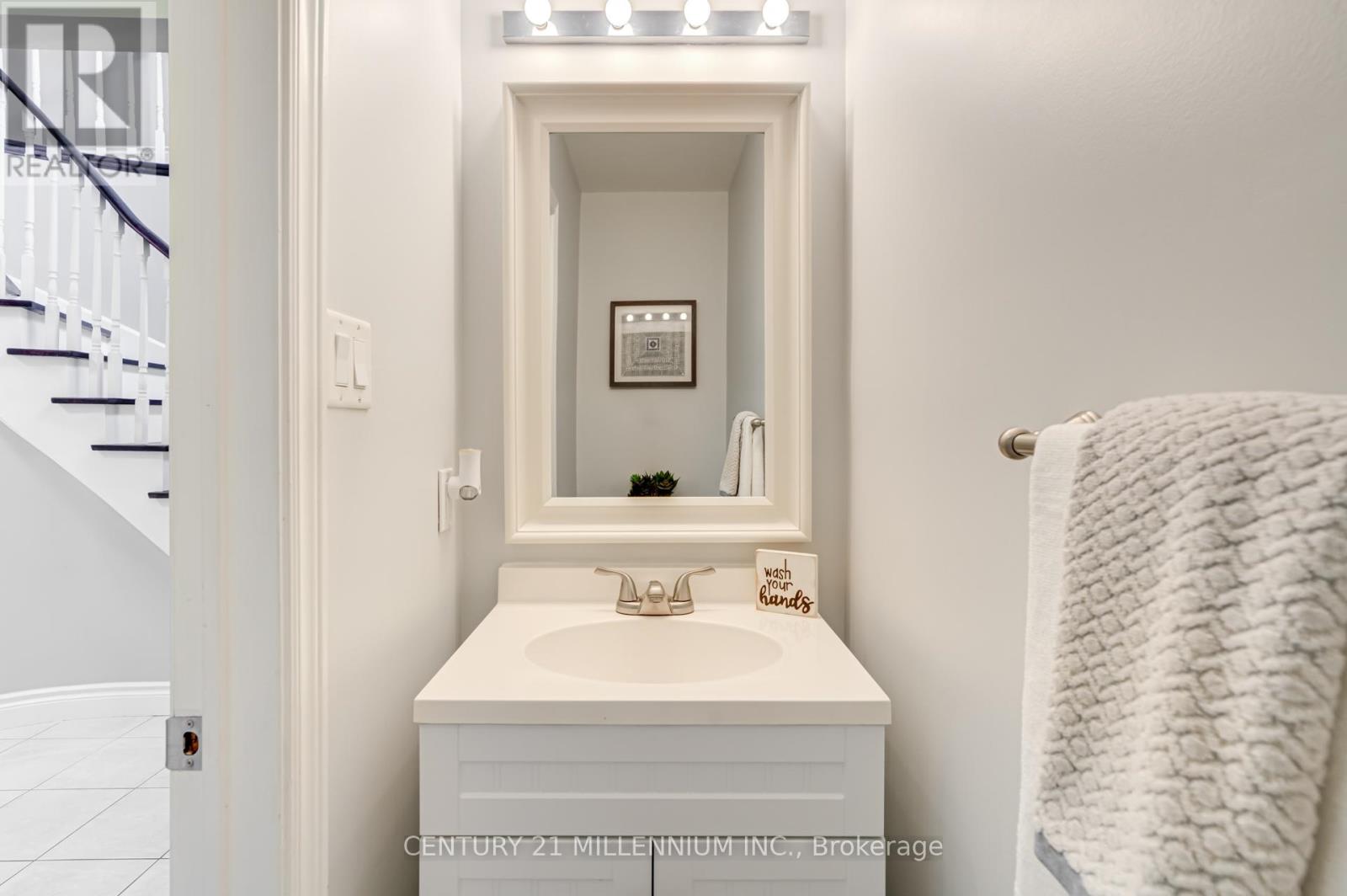 81 Philosopher's Trail, Brampton, Ontario  L6S 4L4 - Photo 16 - W12394586
