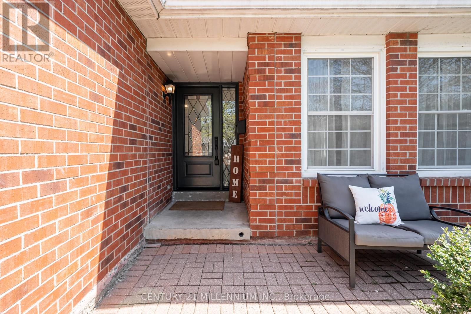 81 Philosopher's Trail, Brampton, Ontario  L6S 4L4 - Photo 3 - W12394586