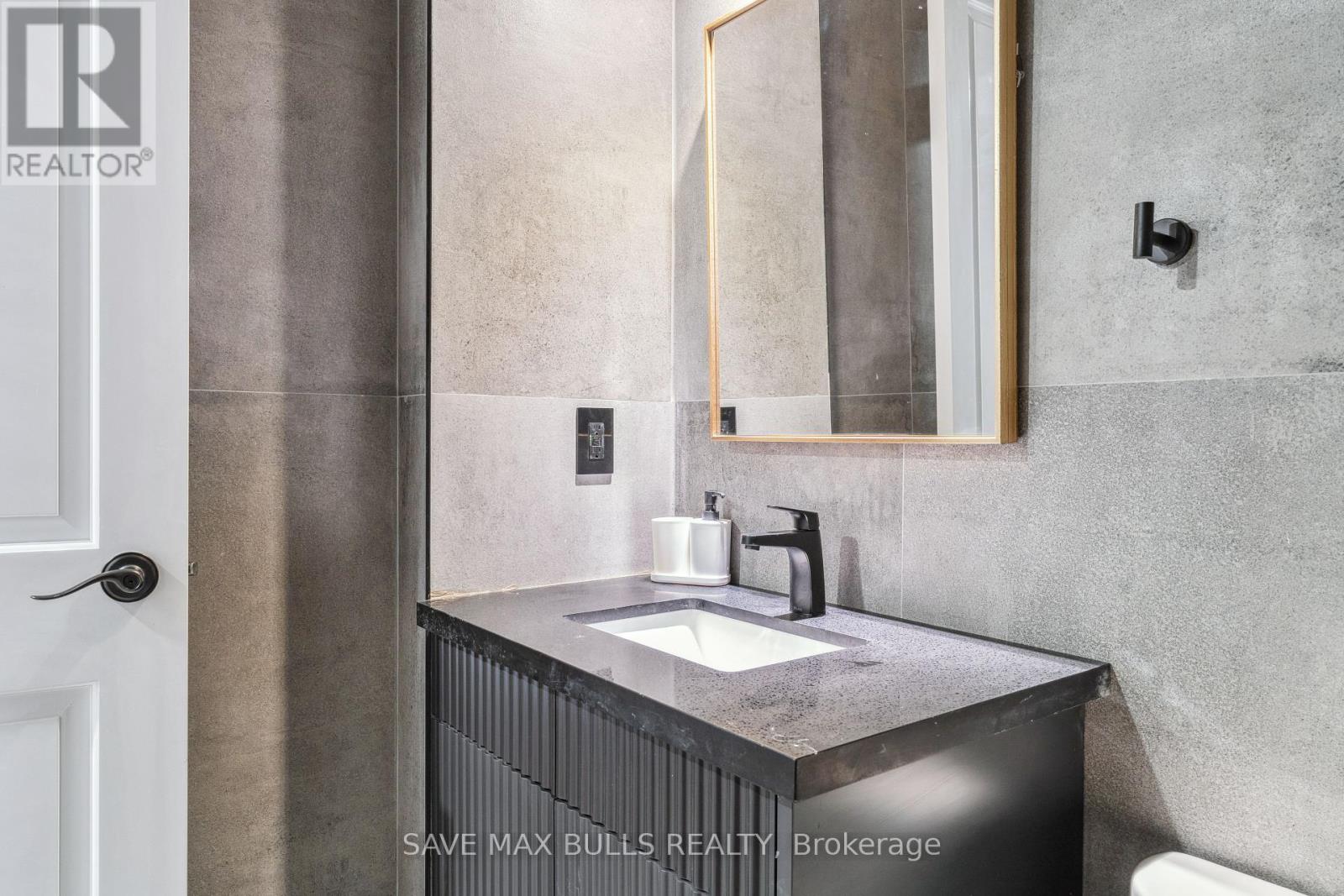 1320 Queen Street W, Toronto (Roncesvalles), Ontario  M6K 1L4 - Photo 13 - W12394592