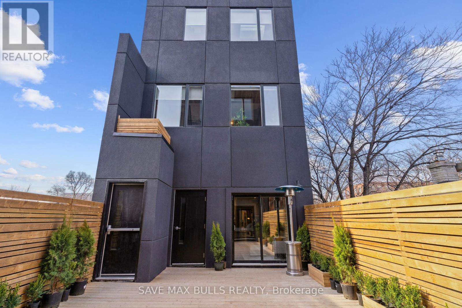 1320 Queen Street W, Toronto (Roncesvalles), Ontario  M6K 1L4 - Photo 2 - W12394592