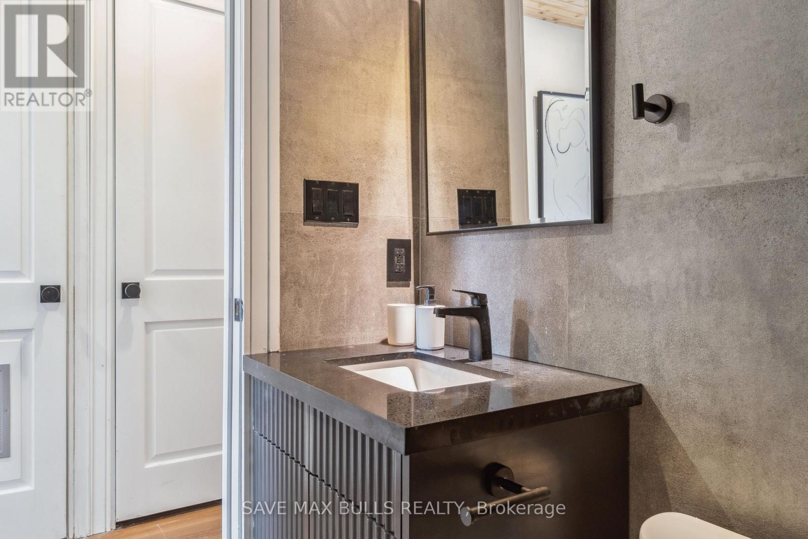 1320 Queen Street W, Toronto (Roncesvalles), Ontario  M6K 1L4 - Photo 26 - W12394592
