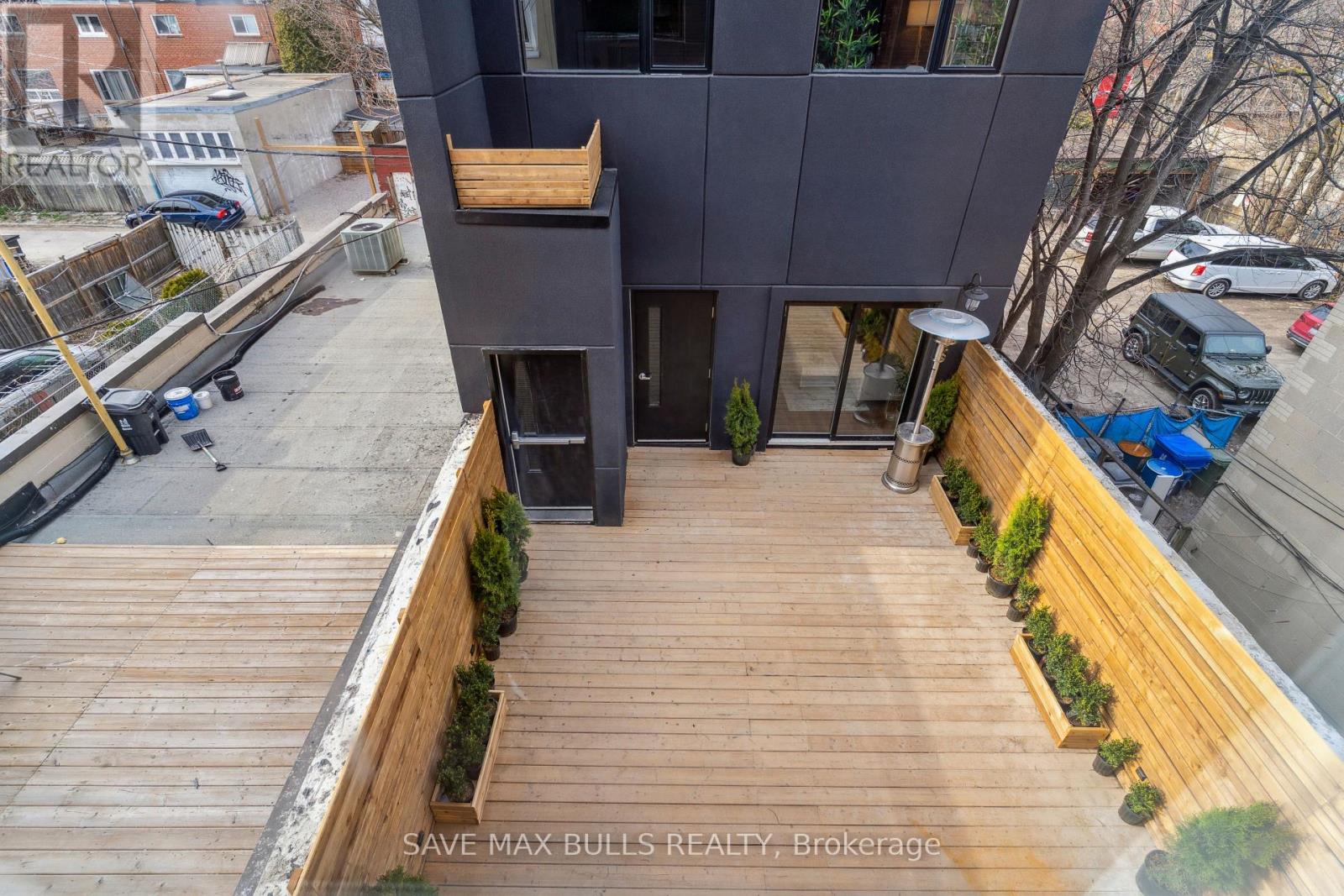 1320 Queen Street W, Toronto (Roncesvalles), Ontario  M6K 1L4 - Photo 3 - W12394592