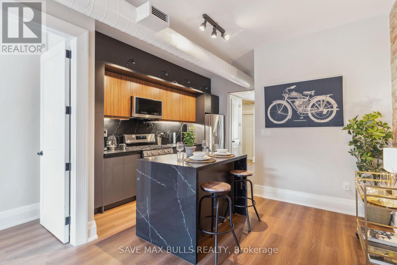 1320 Queen Street W, Toronto (Roncesvalles), Ontario  M6K 1L4 - Photo 6 - W12394592