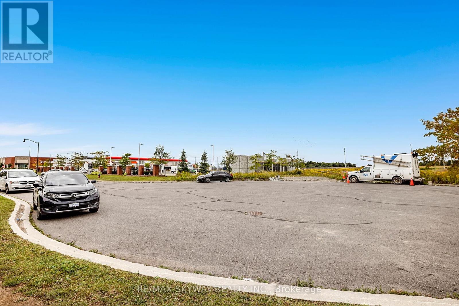 10 - 200 Veterans Drive, Brampton, Ontario  L7A 4S6 - Photo 38 - W12394597