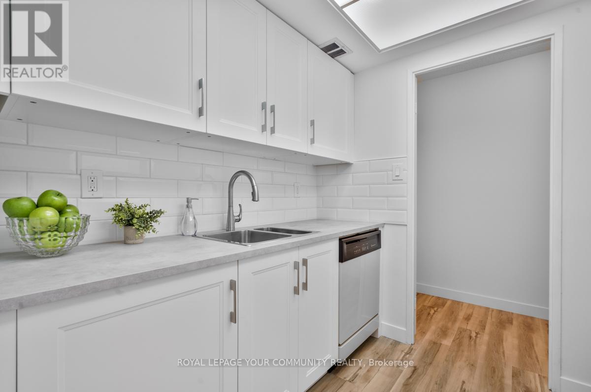 205 - 1535 Lakeshore Road E, Mississauga (Lakeview), Ontario  L5E 3E2 - Photo 11 - W12394600