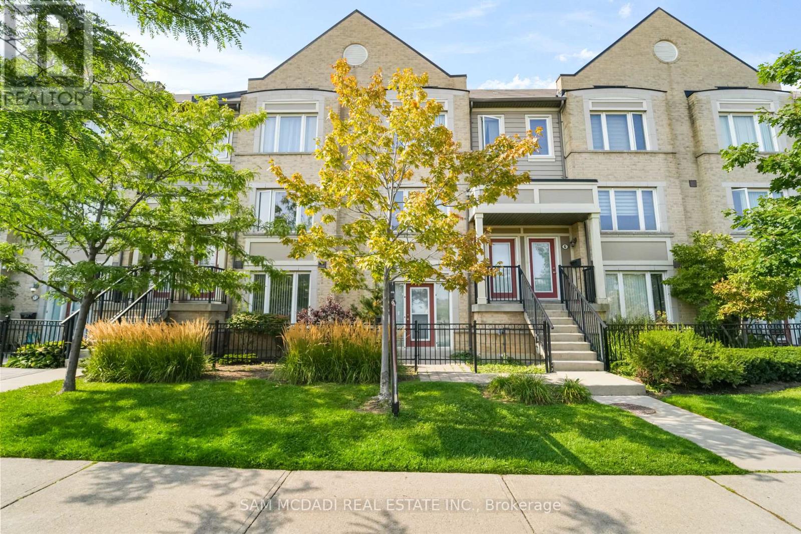 8 - 2895 HAZELTON PLACE, Mississauga, Ontario