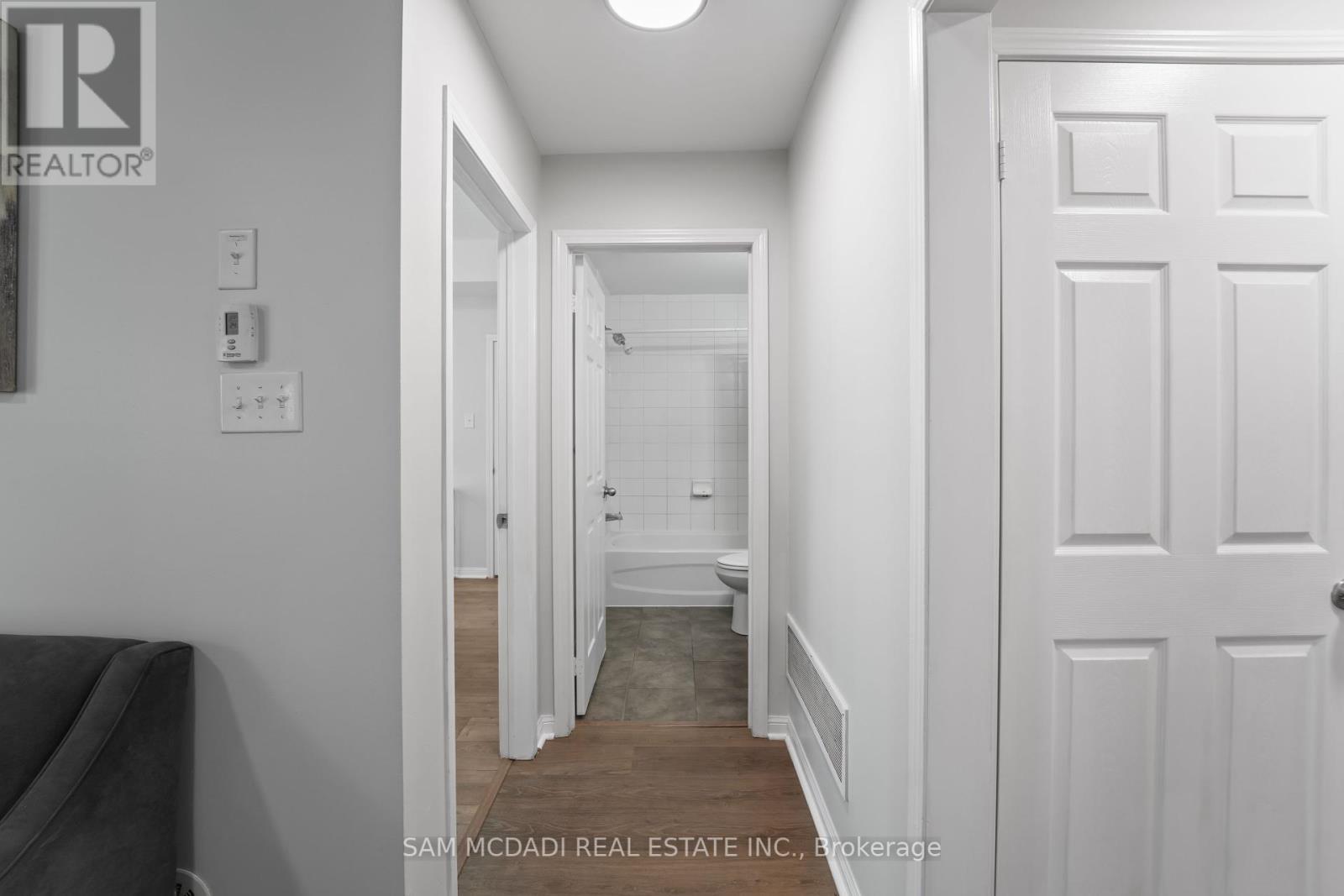 8 - 2895 Hazelton Place, Mississauga, Ontario  L5M 0S3 - Photo 11 - W12394651