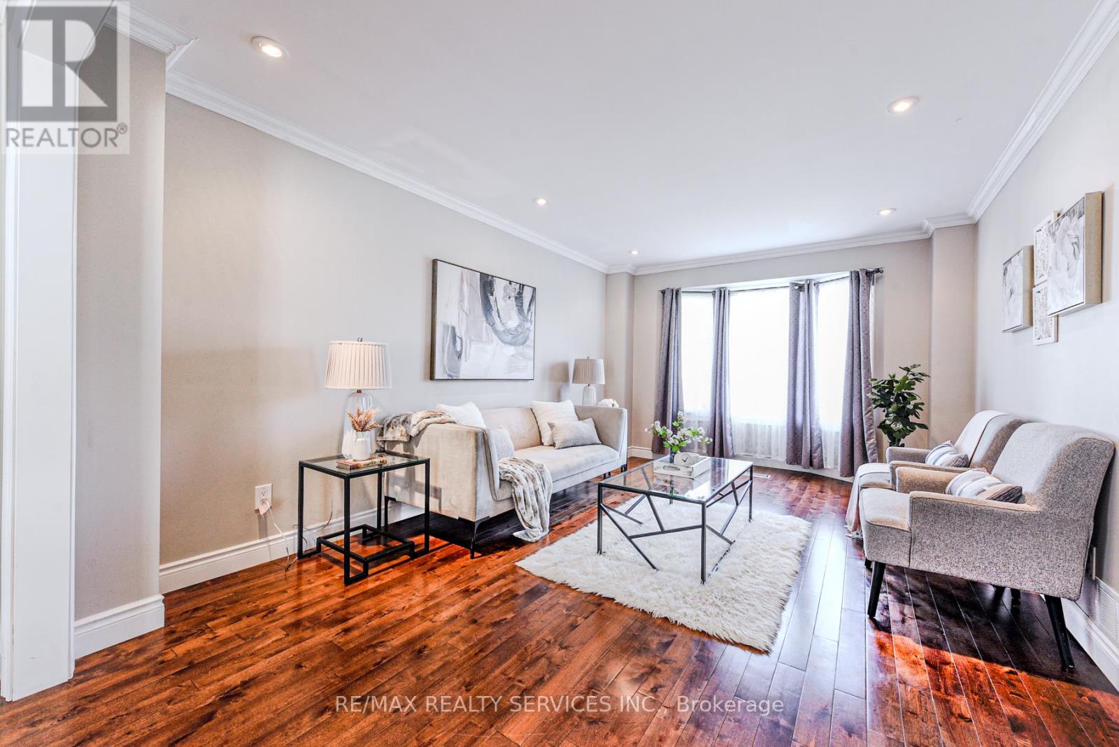 10 St Mark Place, Brampton (Northwood Park), Ontario  L6X 3W5 - Photo 11 - W12394663