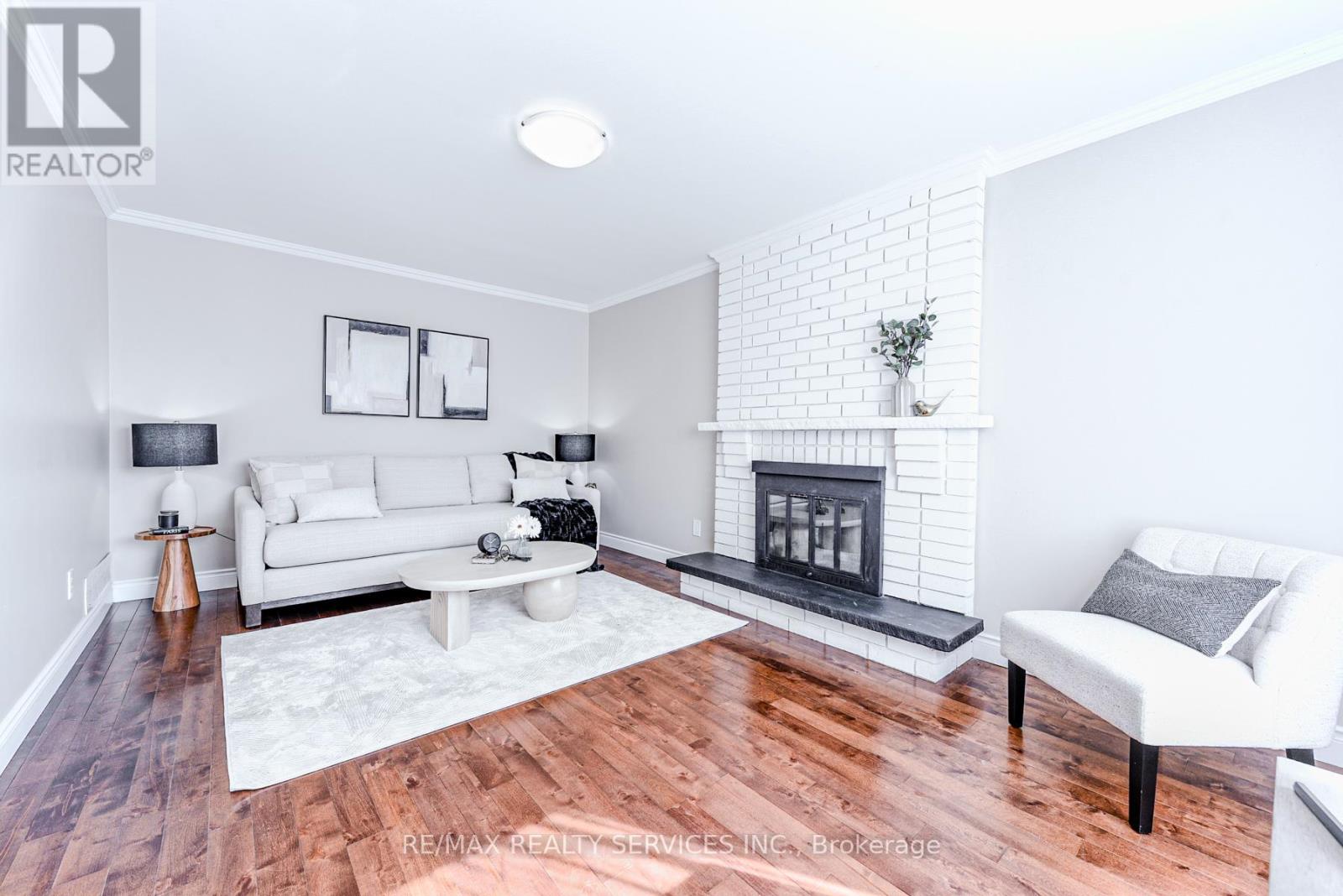 10 St Mark Place, Brampton (Northwood Park), Ontario  L6X 3W5 - Photo 21 - W12394663