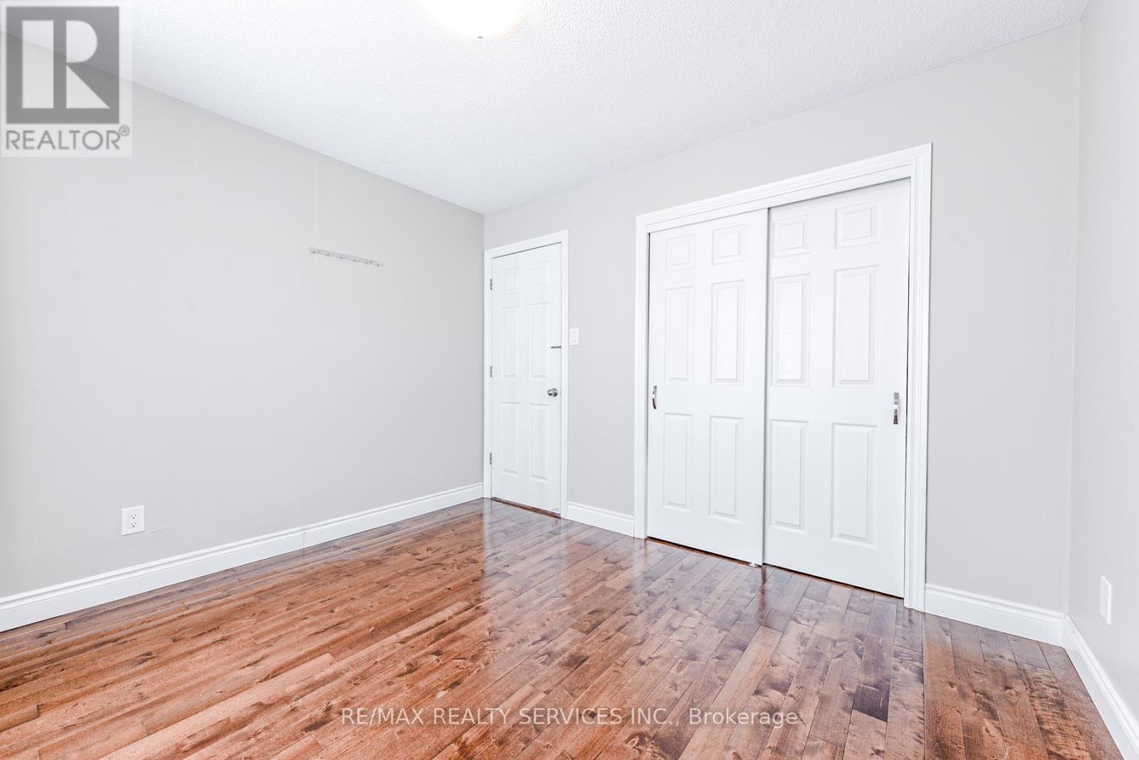 10 St Mark Place, Brampton (Northwood Park), Ontario  L6X 3W5 - Photo 39 - W12394663