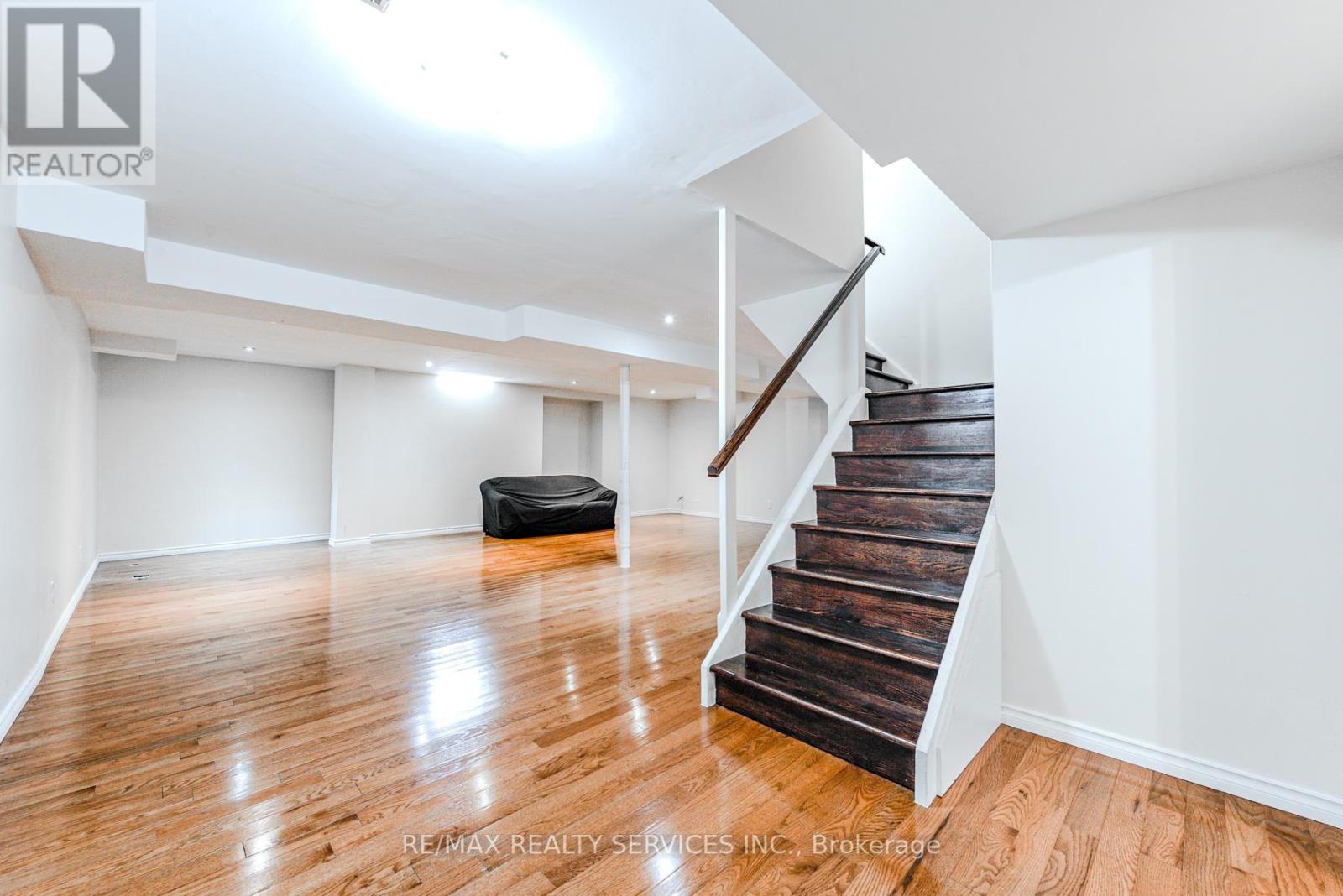 10 St Mark Place, Brampton (Northwood Park), Ontario  L6X 3W5 - Photo 40 - W12394663