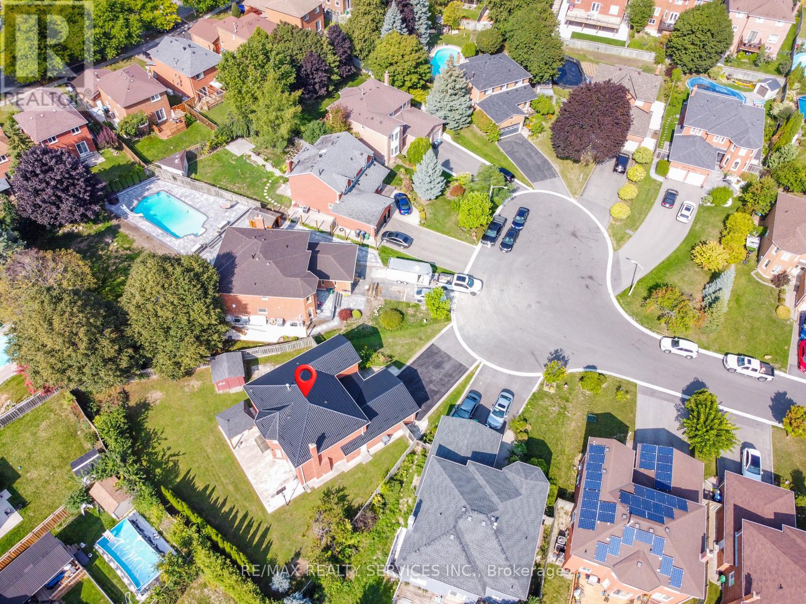 10 St Mark Place, Brampton (Northwood Park), Ontario  L6X 3W5 - Photo 49 - W12394663