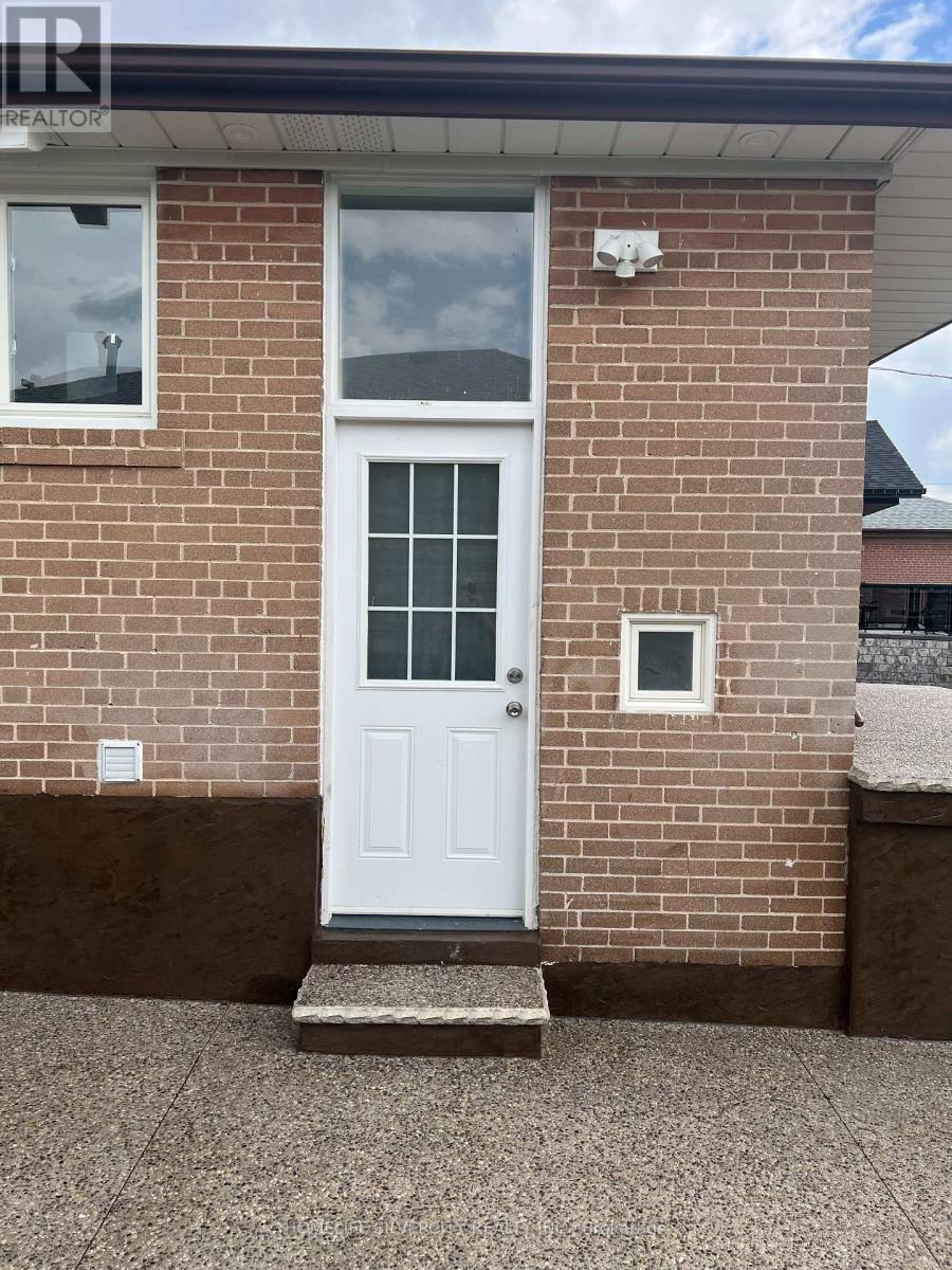2 Unit - 6 Lamella Road, Toronto, Ontario  M9V 1Y8 - Photo 2 - W12394667