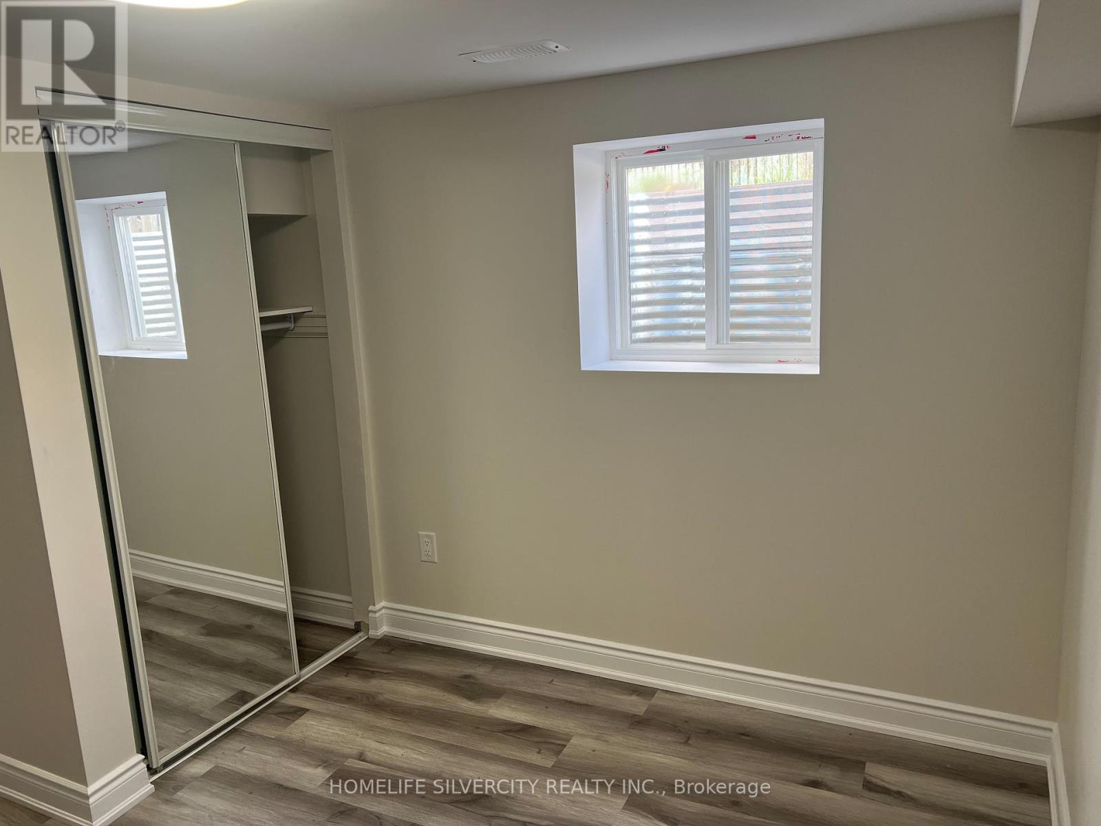 2 Unit - 6 Lamella Road, Toronto, Ontario  M9V 1Y8 - Photo 5 - W12394667
