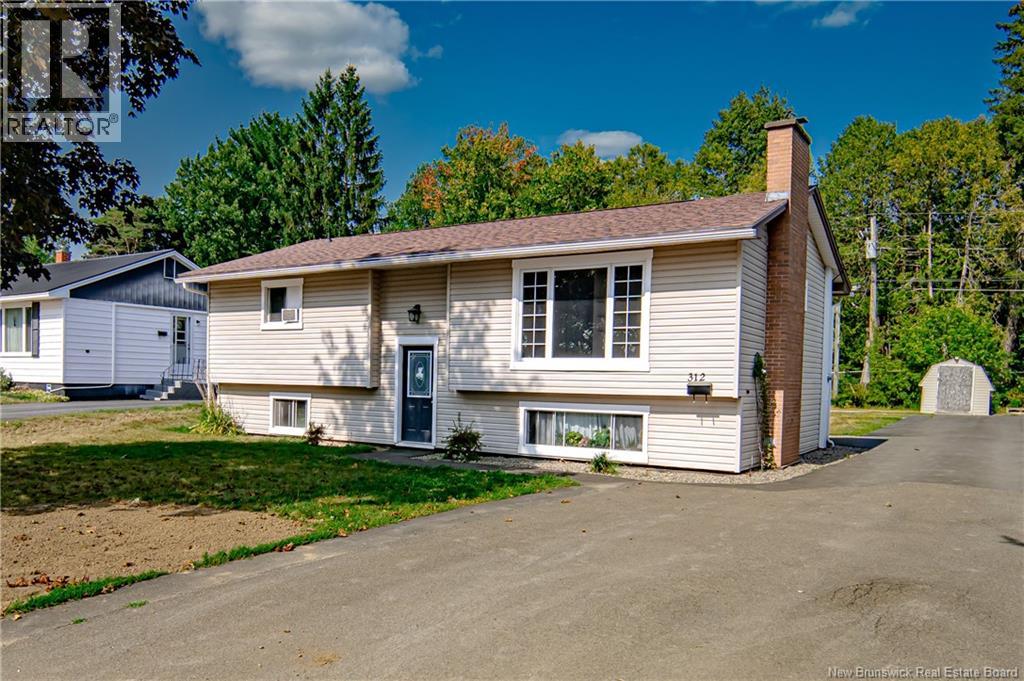 312 Pugh Street, Fredericton, New Brunswick  E3A 1Y6 - Photo 1 - NB126462