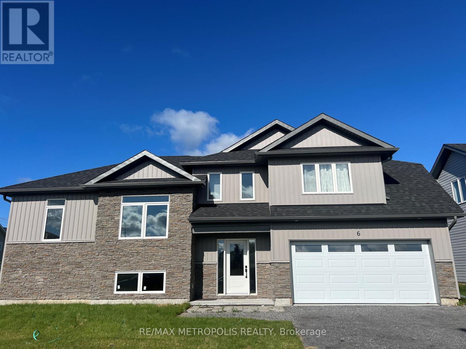 6 SUMMIT CRESCENT, Belleville, Ontario