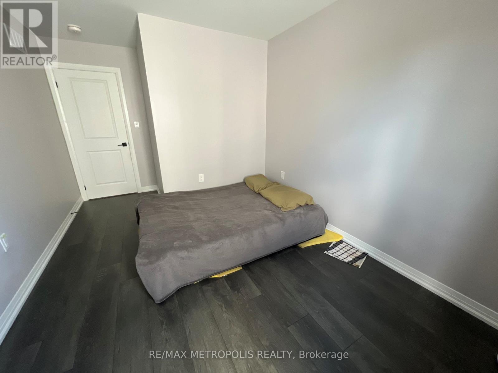 6 Summit Crescent, Belleville, Ontario  K8N 0A2 - Photo 10 - X12394643
