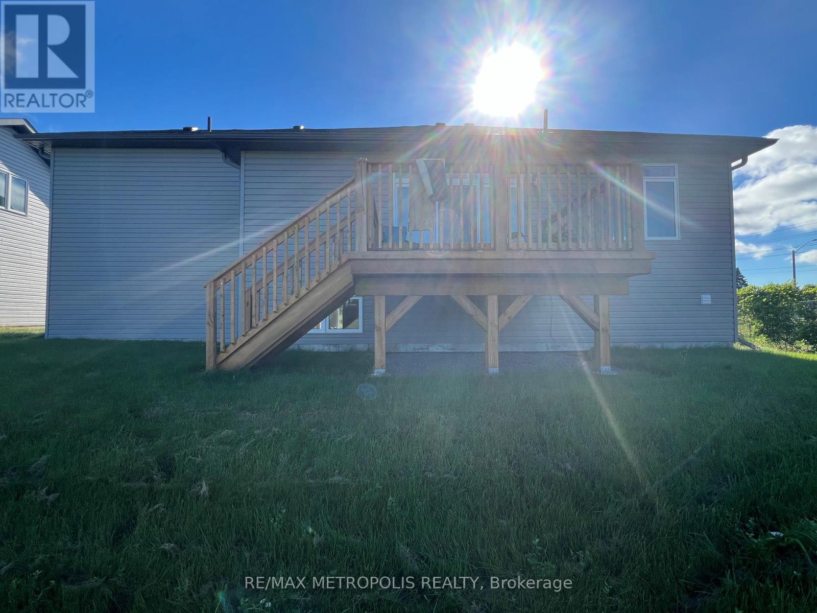 6 Summit Crescent, Belleville, Ontario  K8N 0A2 - Photo 21 - X12394643