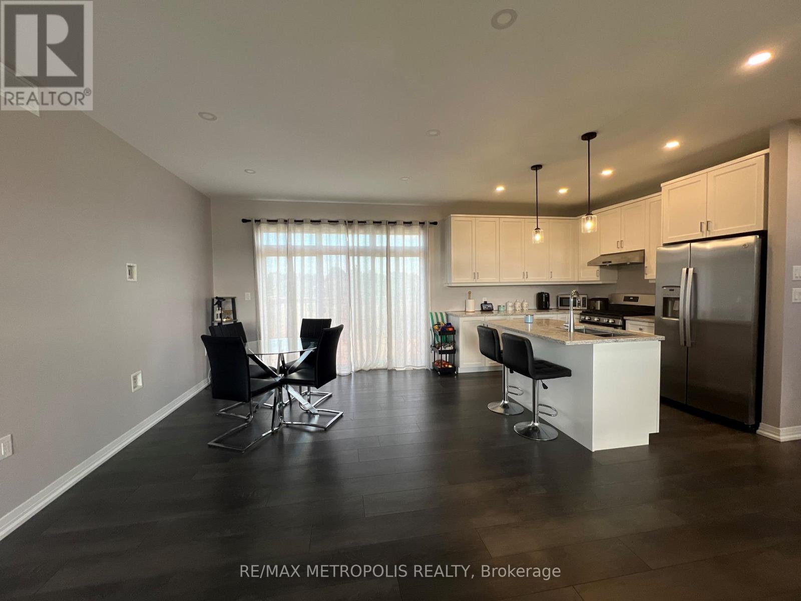 6 Summit Crescent, Belleville, Ontario  K8N 0A2 - Photo 4 - X12394643