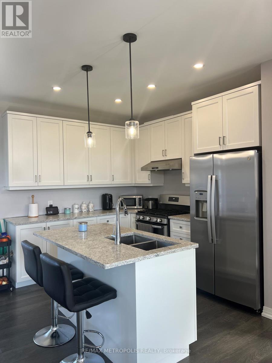 6 Summit Crescent, Belleville, Ontario  K8N 0A2 - Photo 5 - X12394643