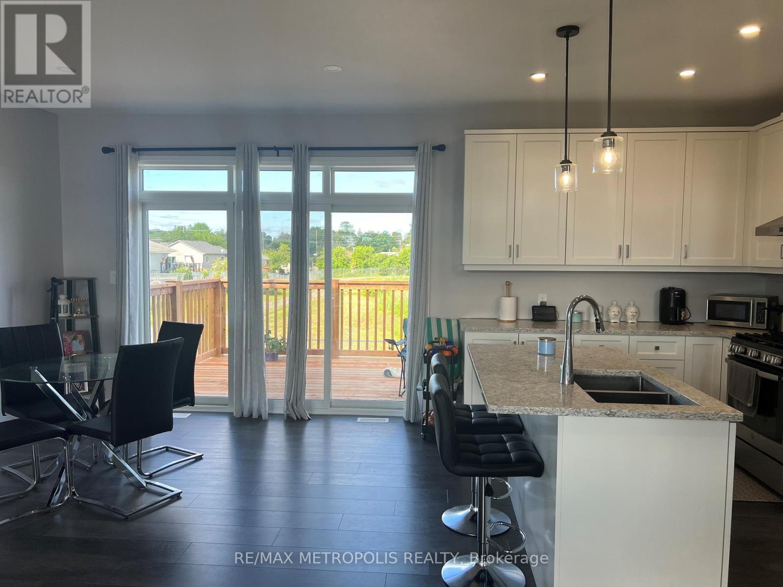 6 Summit Crescent, Belleville, Ontario  K8N 0A2 - Photo 7 - X12394643