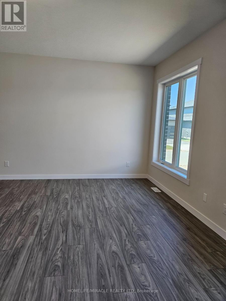 152 Newman Drive, Cambridge, Ontario  N1S 0C4 - Photo 10 - X12394659