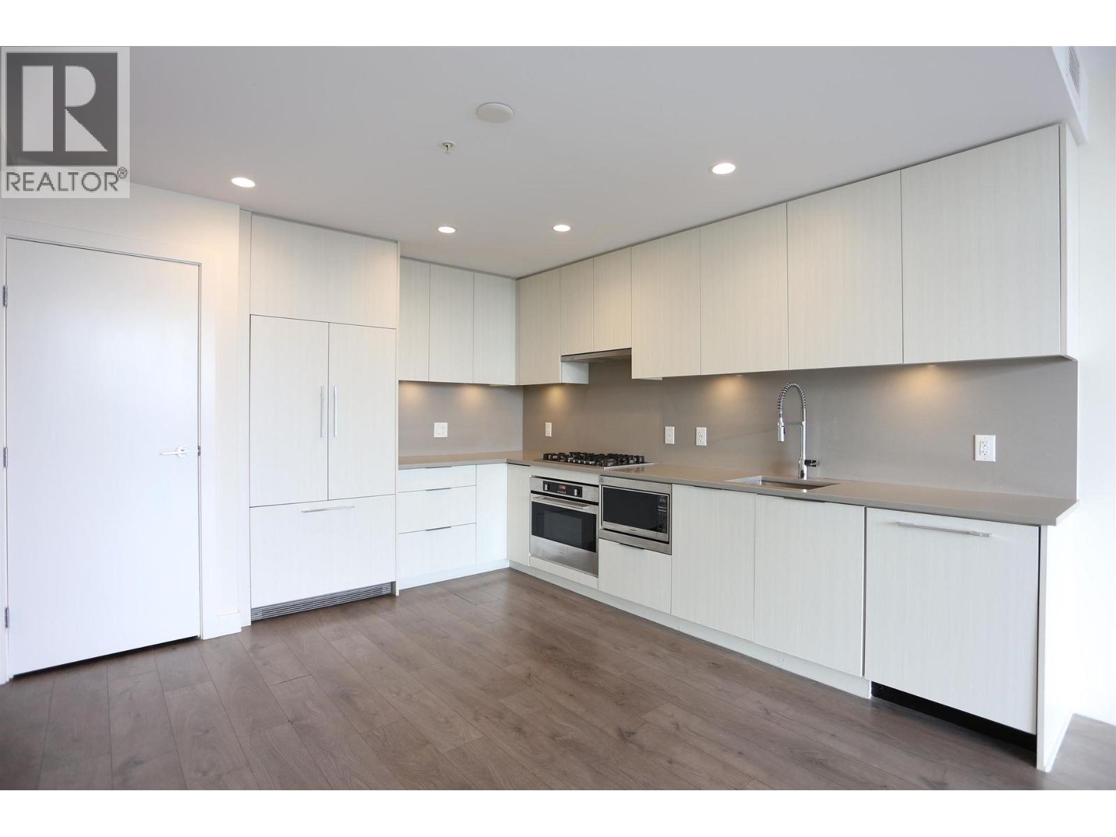 2104 4465 Juneau Street, Burnaby, British Columbia  V5C 0L8 - Photo 2 - R3046010