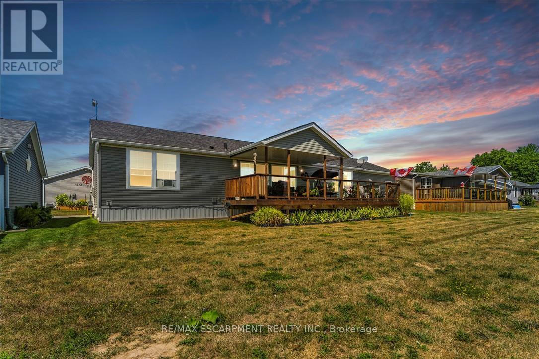 55 Riverbend Crescent, Haldimand, Ontario  N0A 1L0 - Photo 6 - X12360301