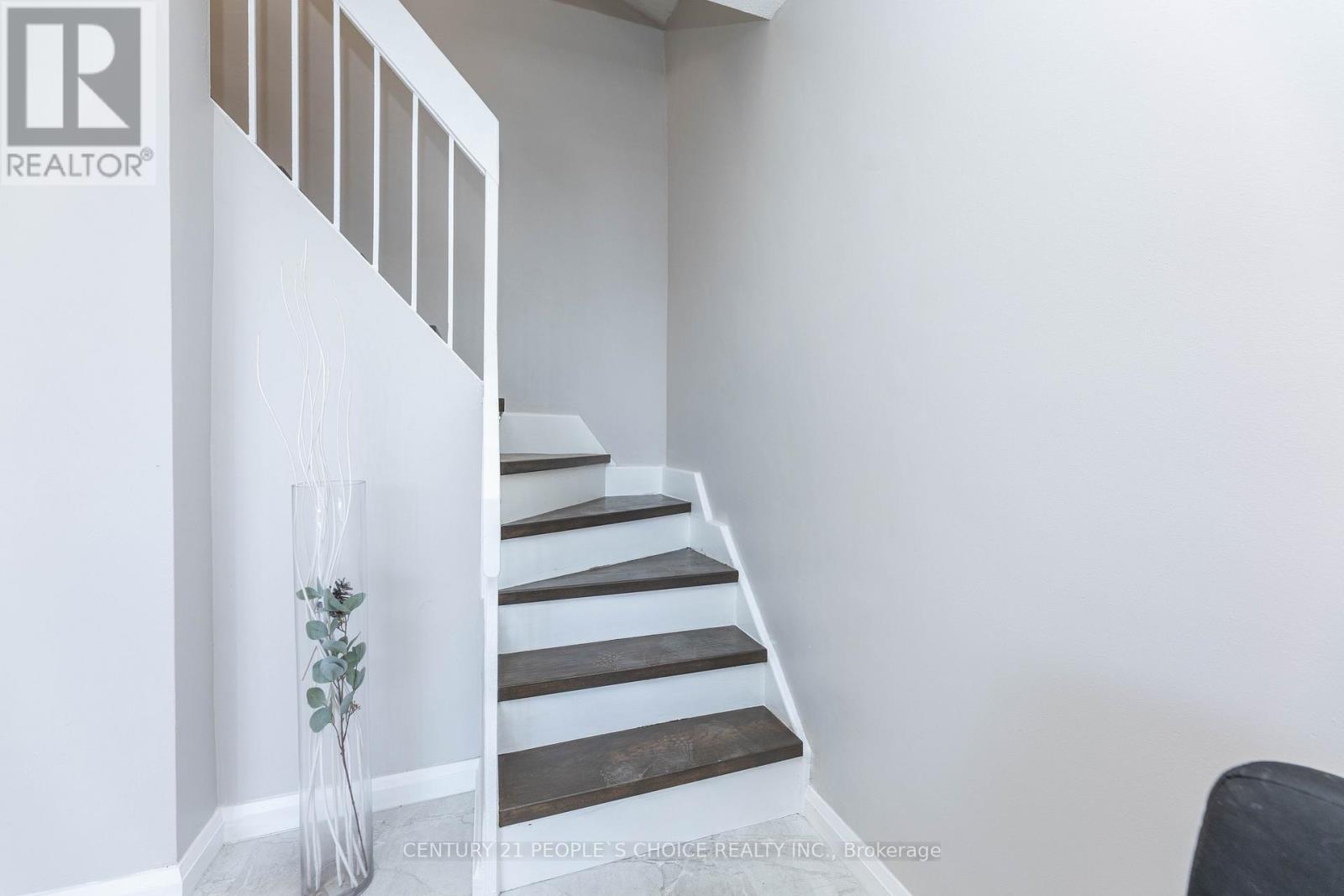 111 - 10 Eddystone Avenue, Toronto, Ontario  M3N 2T2 - Photo 17 - W12392415