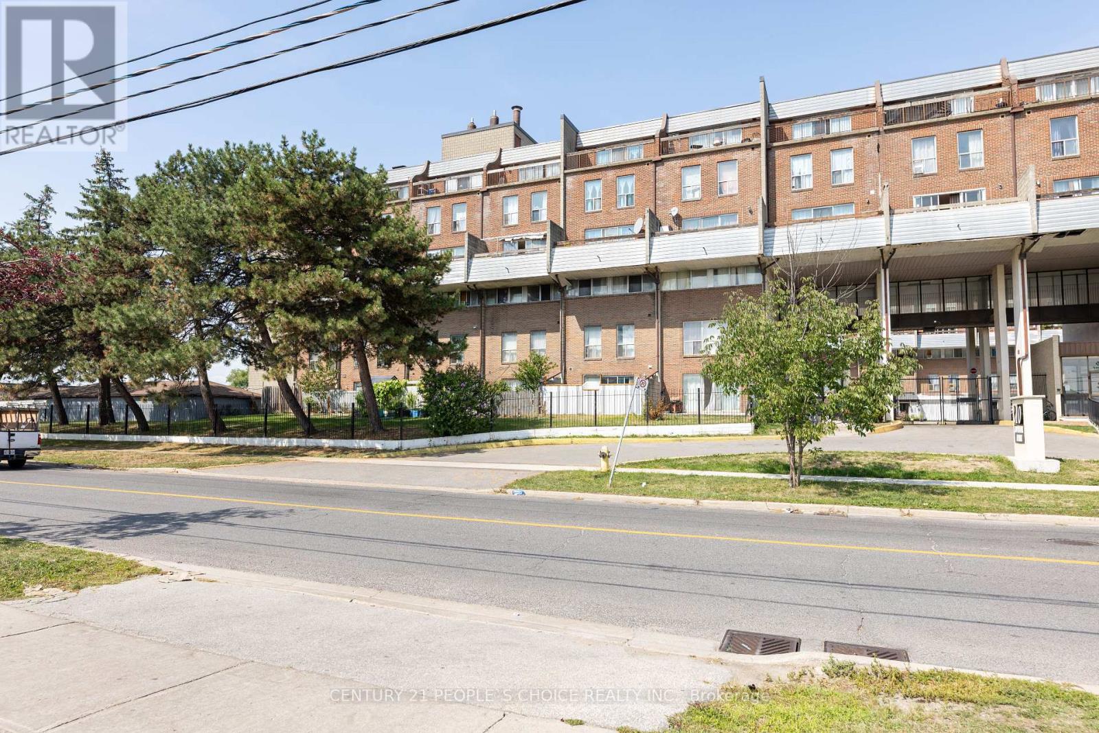 111 - 10 Eddystone Avenue, Toronto, Ontario  M3N 2T2 - Photo 2 - W12392415