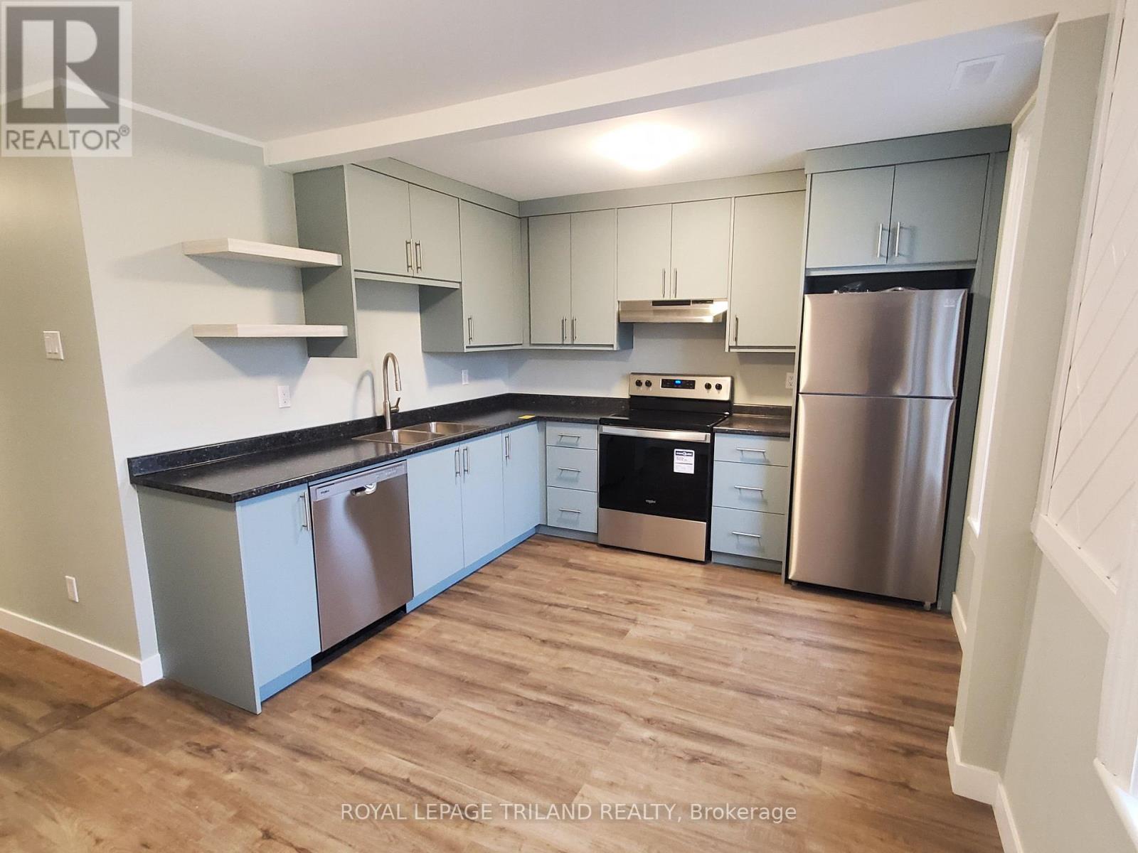 Upper Unit - 104 Flora Street, St. Thomas, Ontario  N5P 2X6 - Photo 17 - X12394867