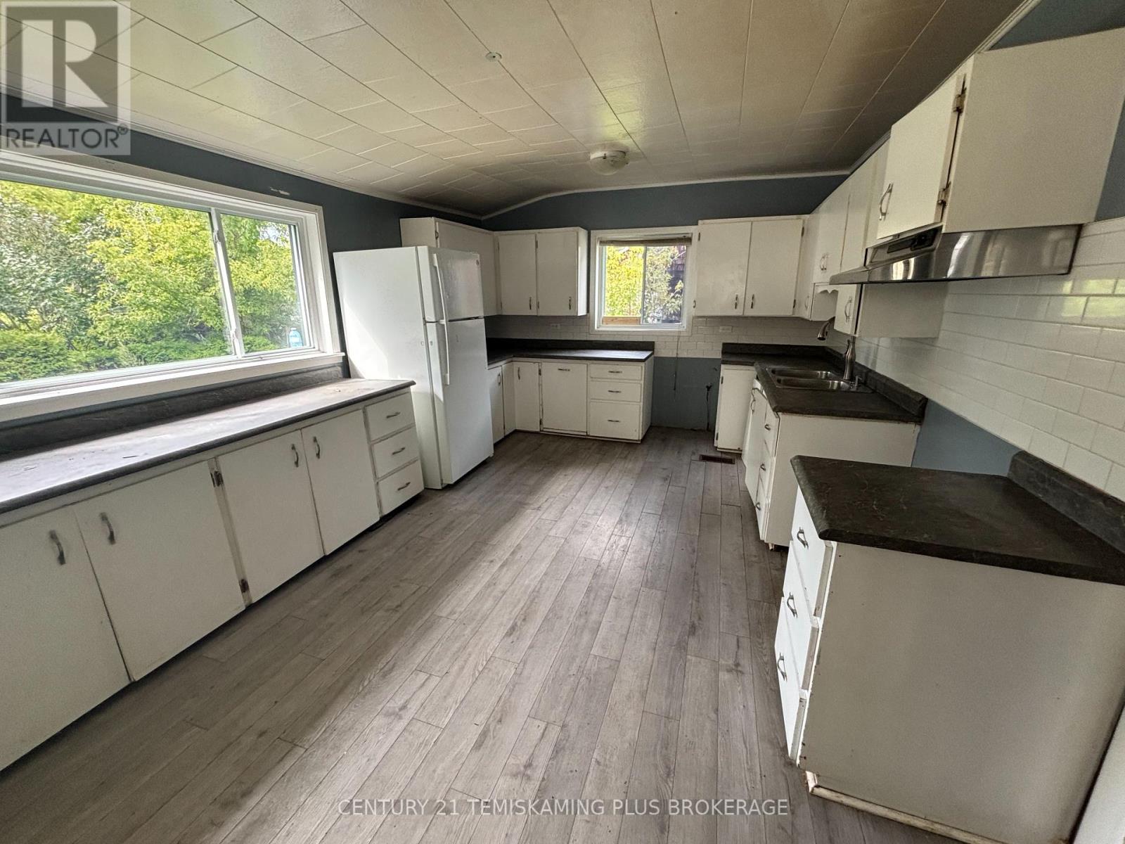 70 Nickle Street, Cobalt, Ontario  P0J 1C0 - Photo 3 - T12394882