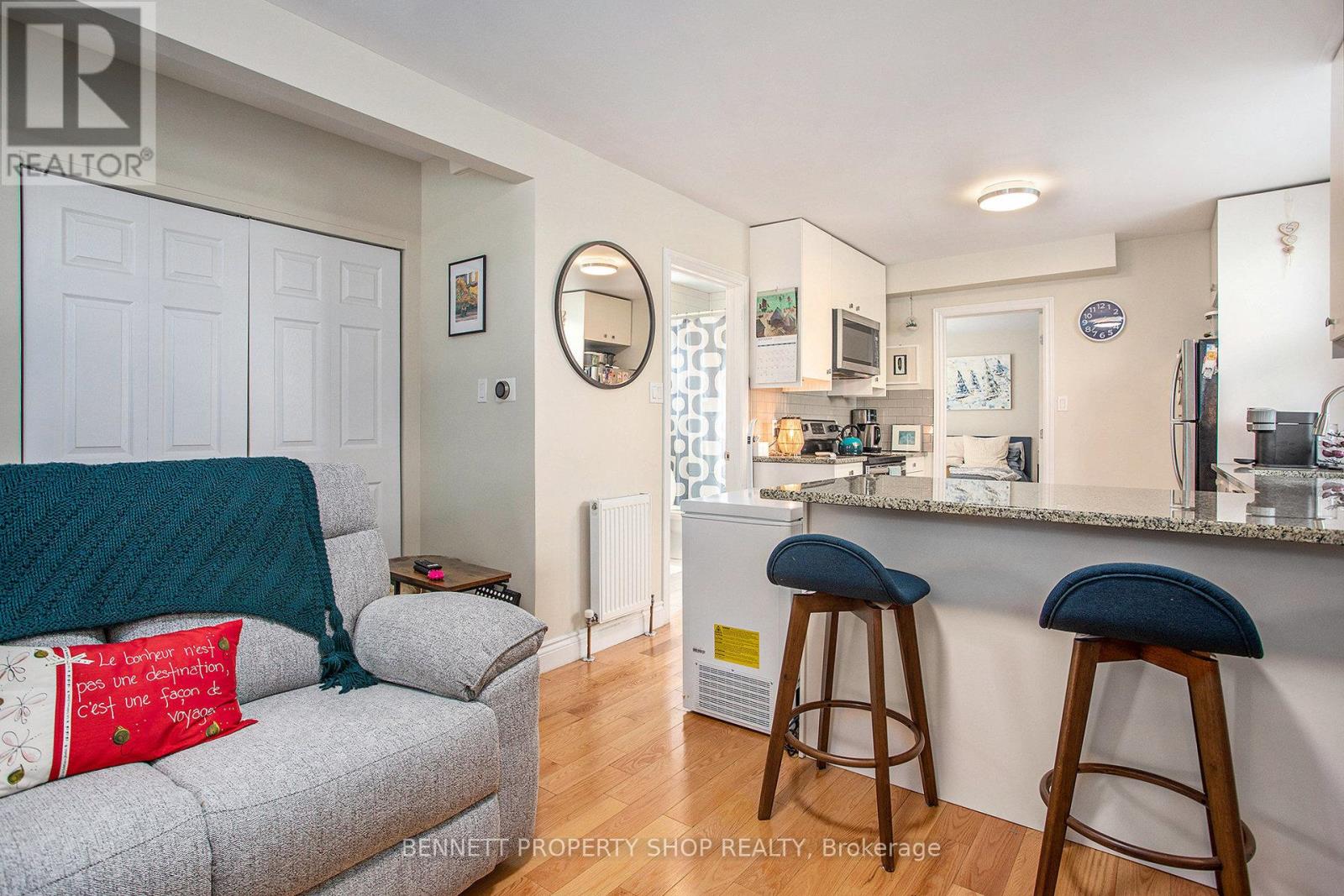 53 Laval Street, Ottawa, Ontario  K1L 7Z7 - Photo 14 - X12394799