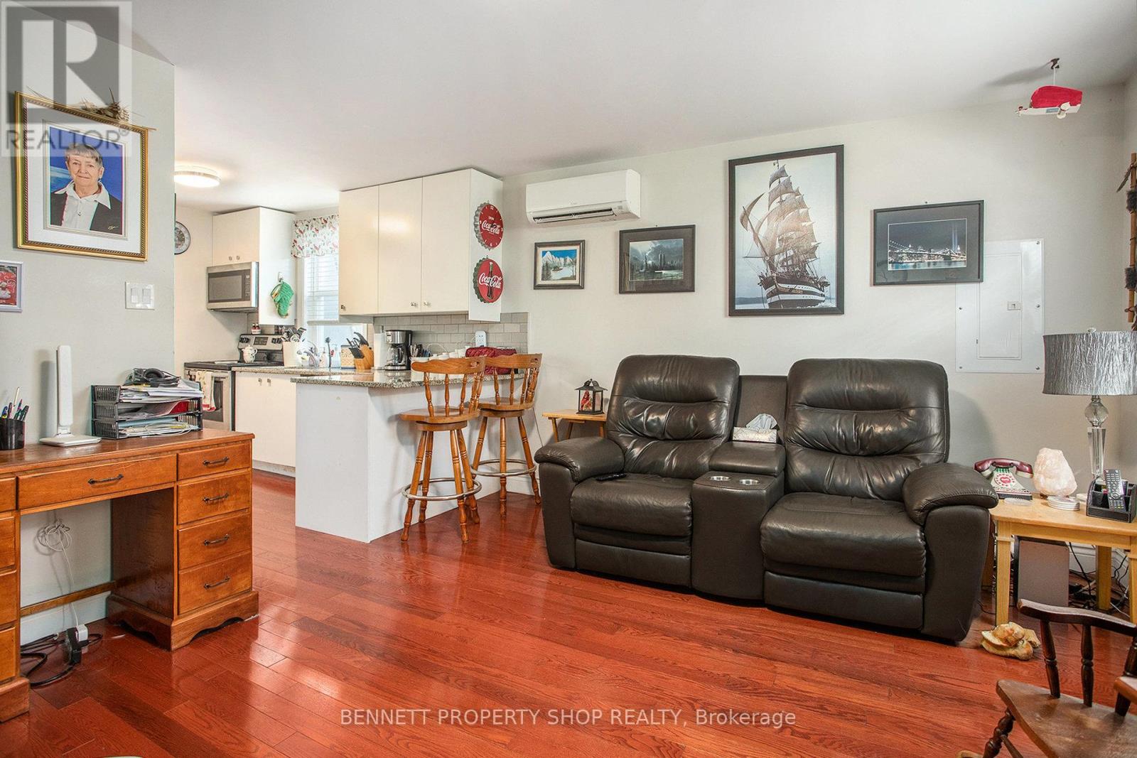 53 Laval Street, Ottawa, Ontario  K1L 7Z7 - Photo 4 - X12394799