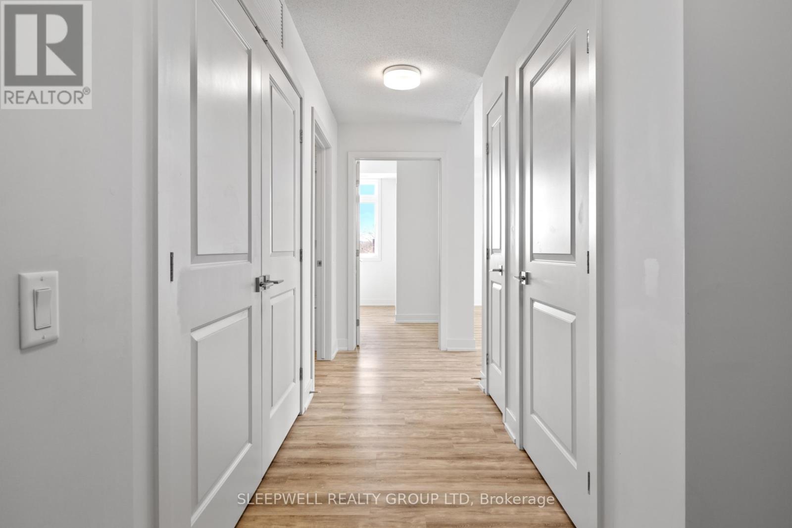 204 - 3 Bedale Drive, Ottawa, Ontario  K2H 5A8 - Photo 3 - X12394818