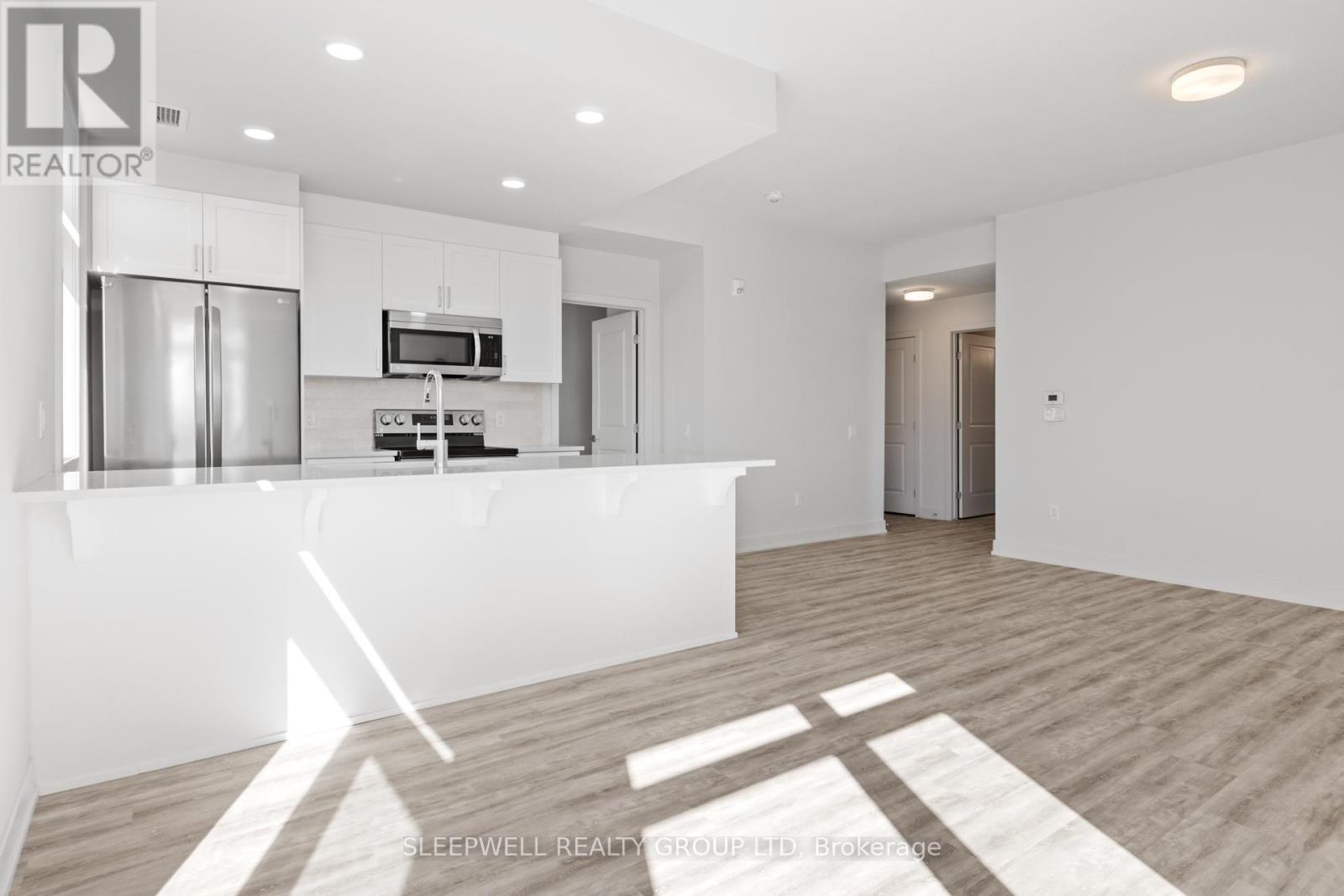 204 - 3 Bedale Drive, Ottawa, Ontario  K2H 5A8 - Photo 6 - X12394818