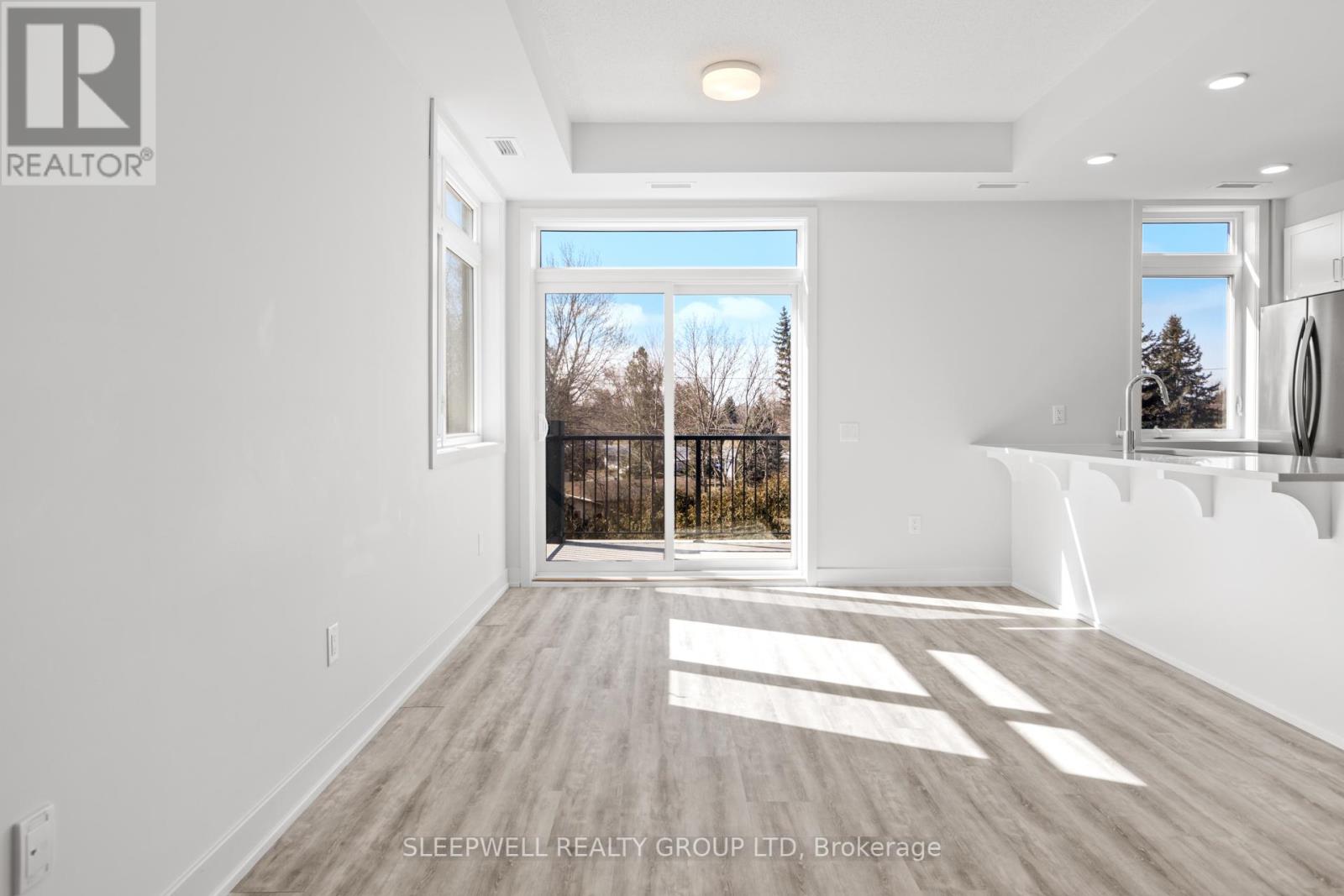204 - 3 Bedale Drive, Ottawa, Ontario  K2H 5A8 - Photo 8 - X12394818