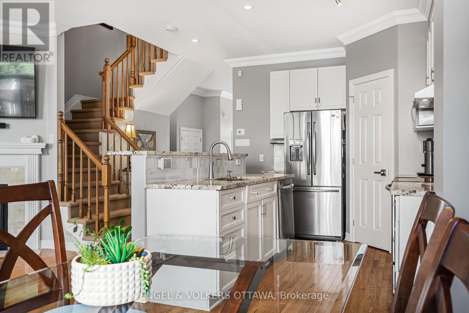 102 Shepody Circle, Ottawa, Ontario  K1T 4H9 - Photo 13 - X12394822