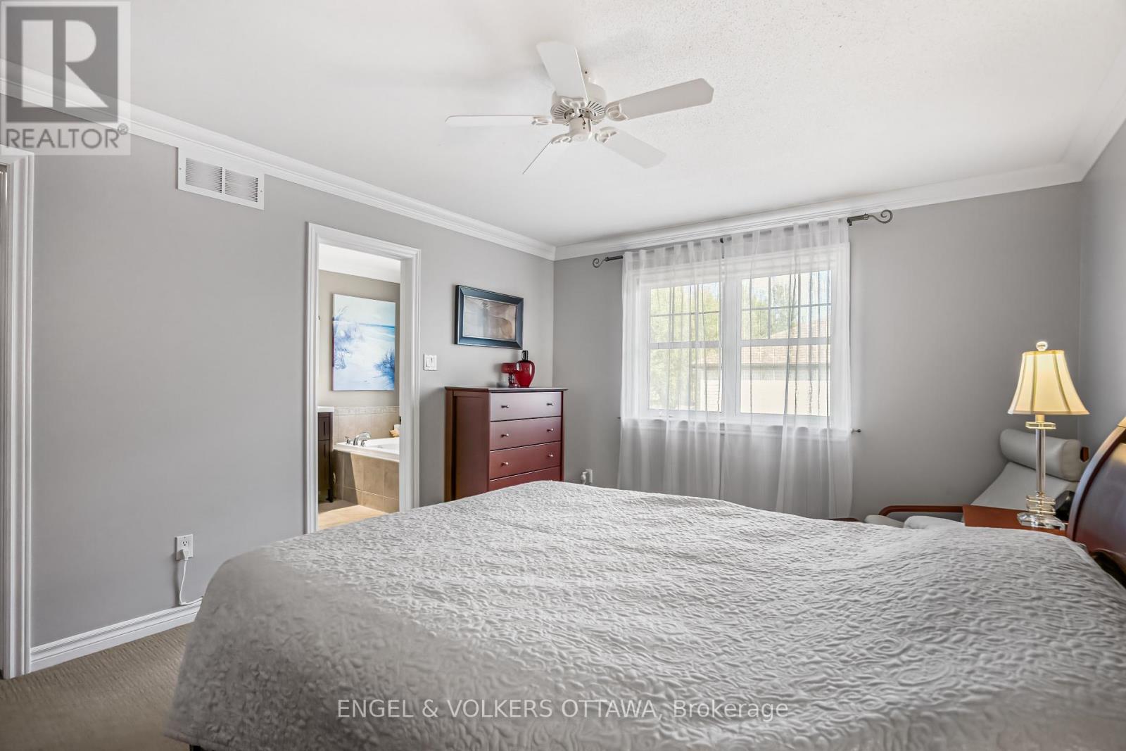 102 Shepody Circle, Ottawa, Ontario  K1T 4H9 - Photo 28 - X12394822
