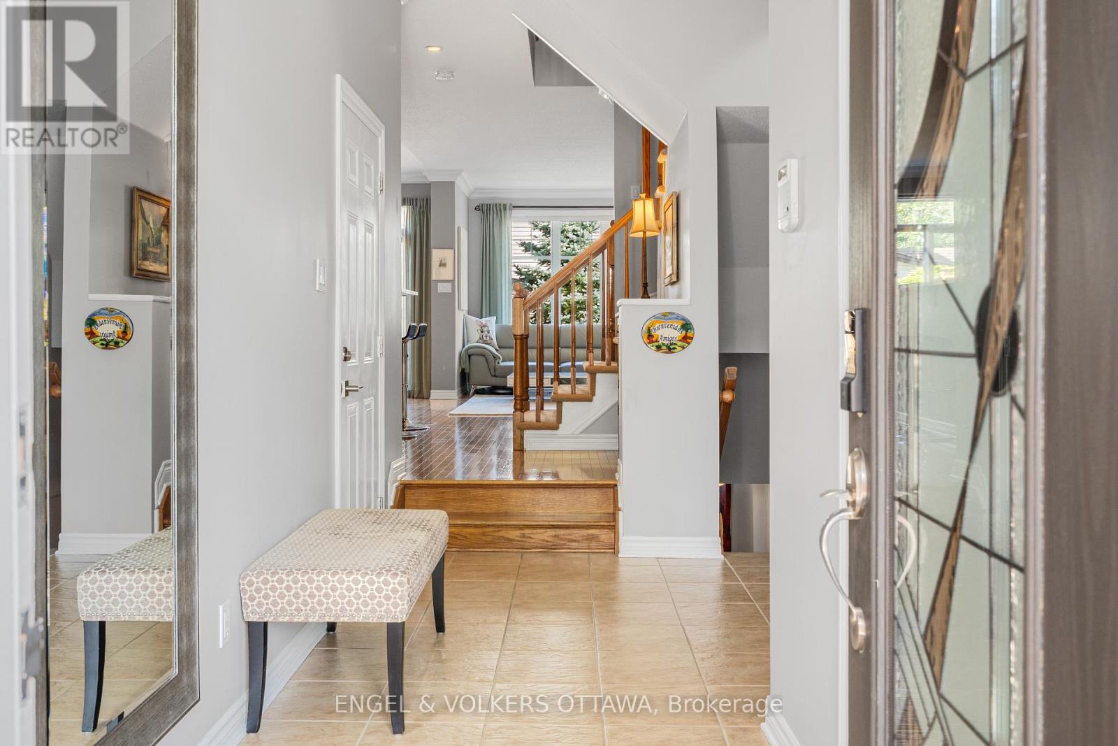 102 Shepody Circle, Ottawa, Ontario  K1T 4H9 - Photo 6 - X12394822