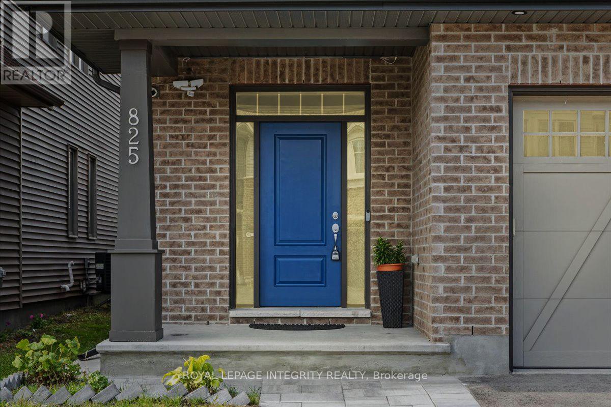 825 Indica Street, Ottawa, Ontario  K2S 2J8 - Photo 3 - X12394843