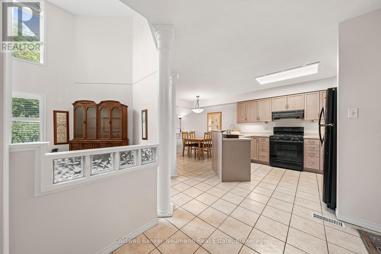 Property at 7 CAMM CRESCENT image 4