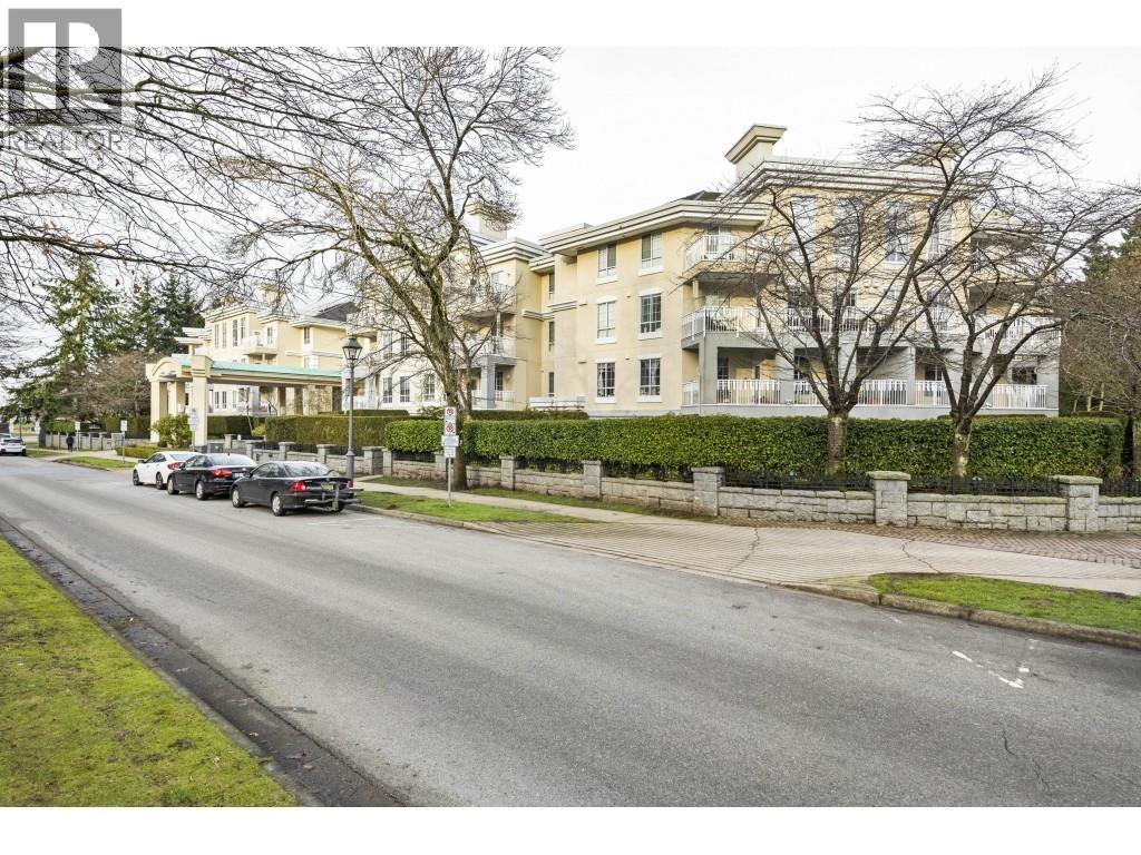 427 5835 HAMPTON PLACE, Vancouver, British Columbia