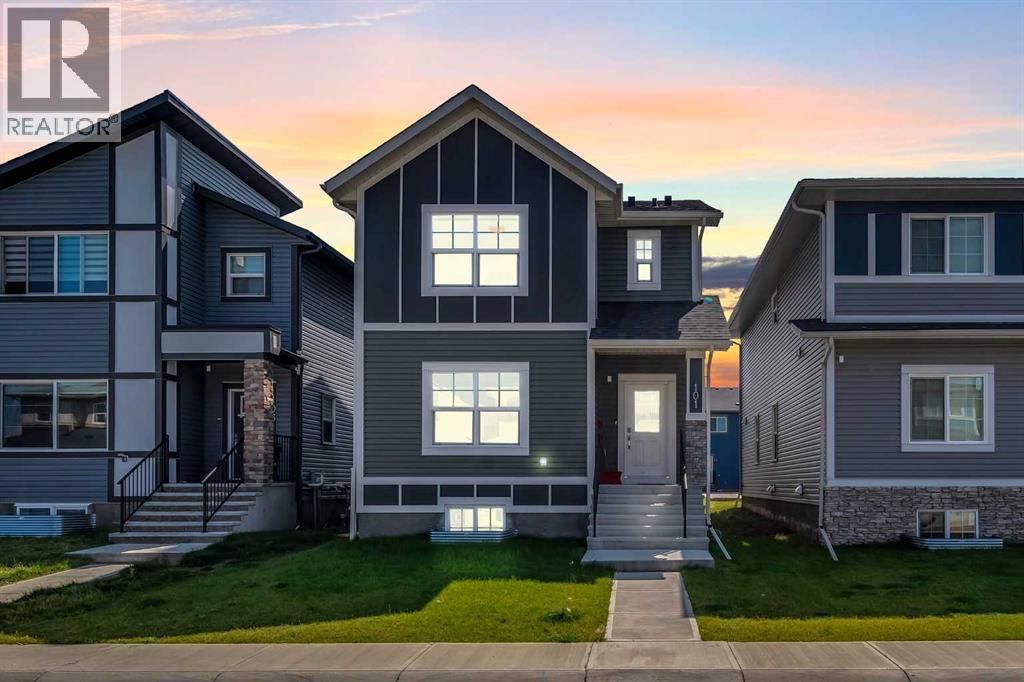 101 Midtown Close Sw, Airdrie, Alberta  T4B 0L4 - Photo 2 - A2245470