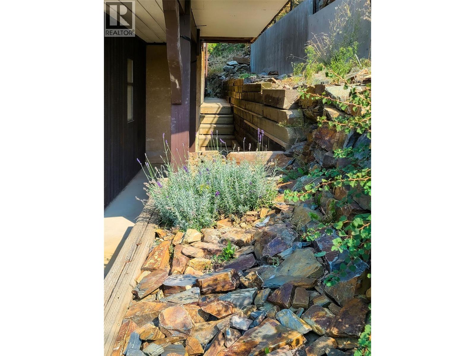 165 106th Avenue, Kimberley, British Columbia  V1A 1B4 - Photo 4 - 10351112