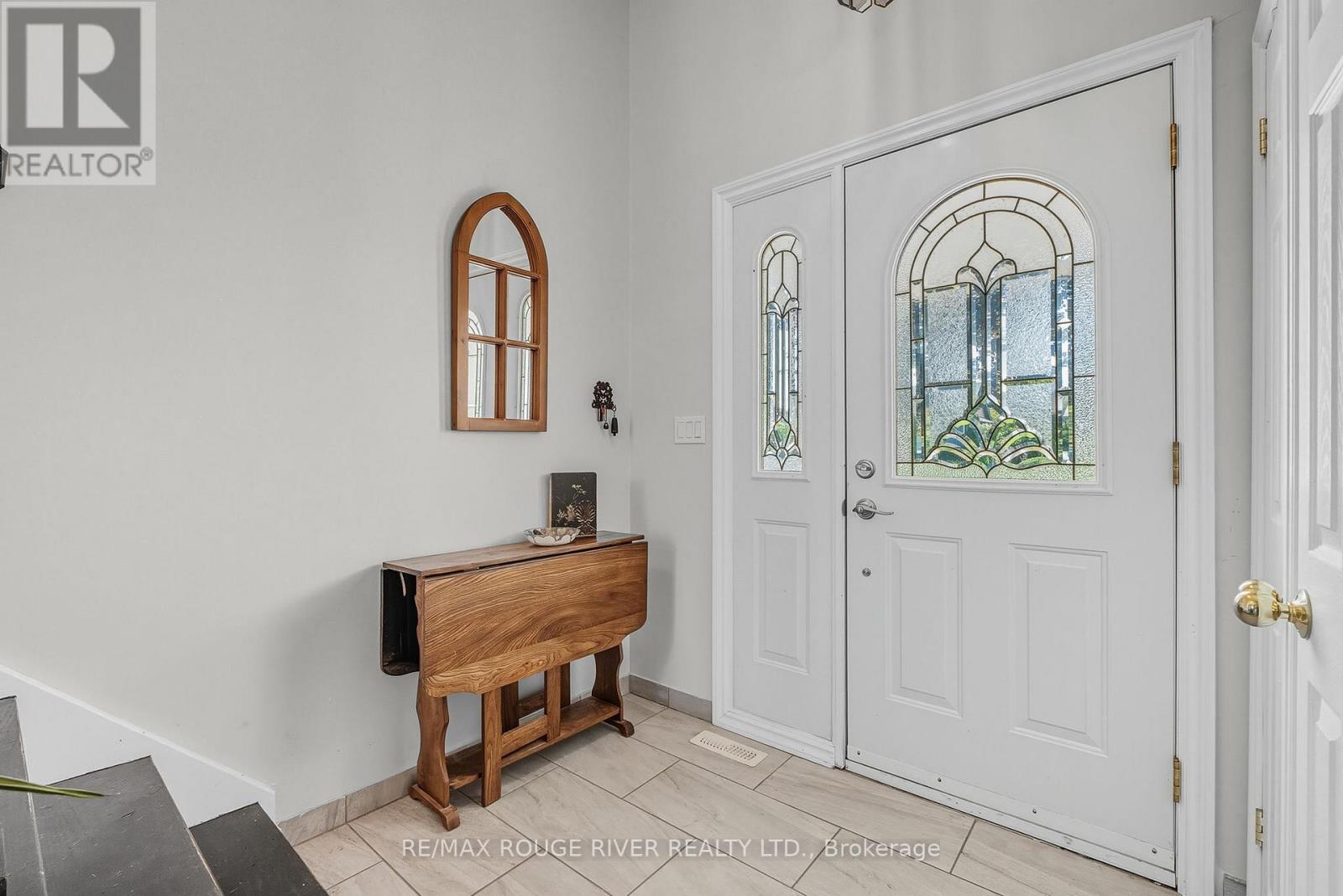 326 Lakeshore Drive, Cobourg, Ontario  K9A 1R7 - Photo 2 - X12394808